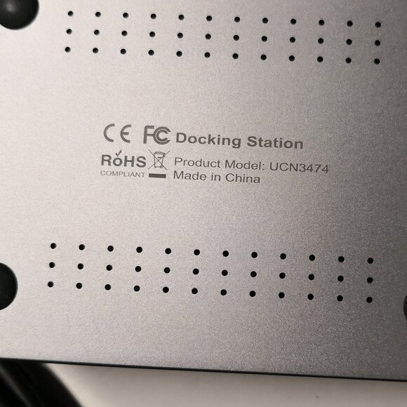 UtechSmart 19 in 1 Quadruple Display Laptop USB C Docking Station - Picture 14 of 15